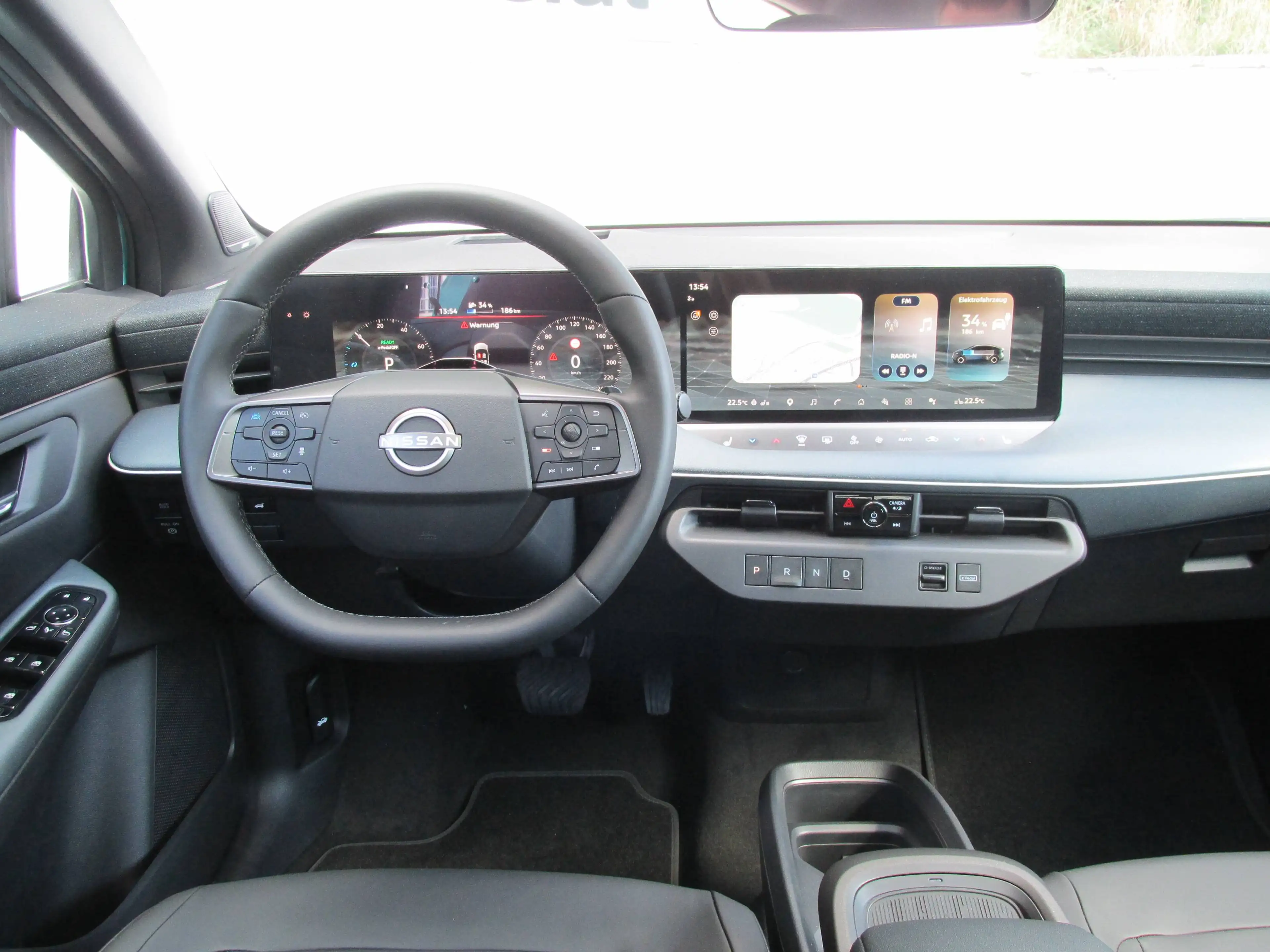 Nissan Leaf Evolve 2-tone 75kWh MY26 — photo 7