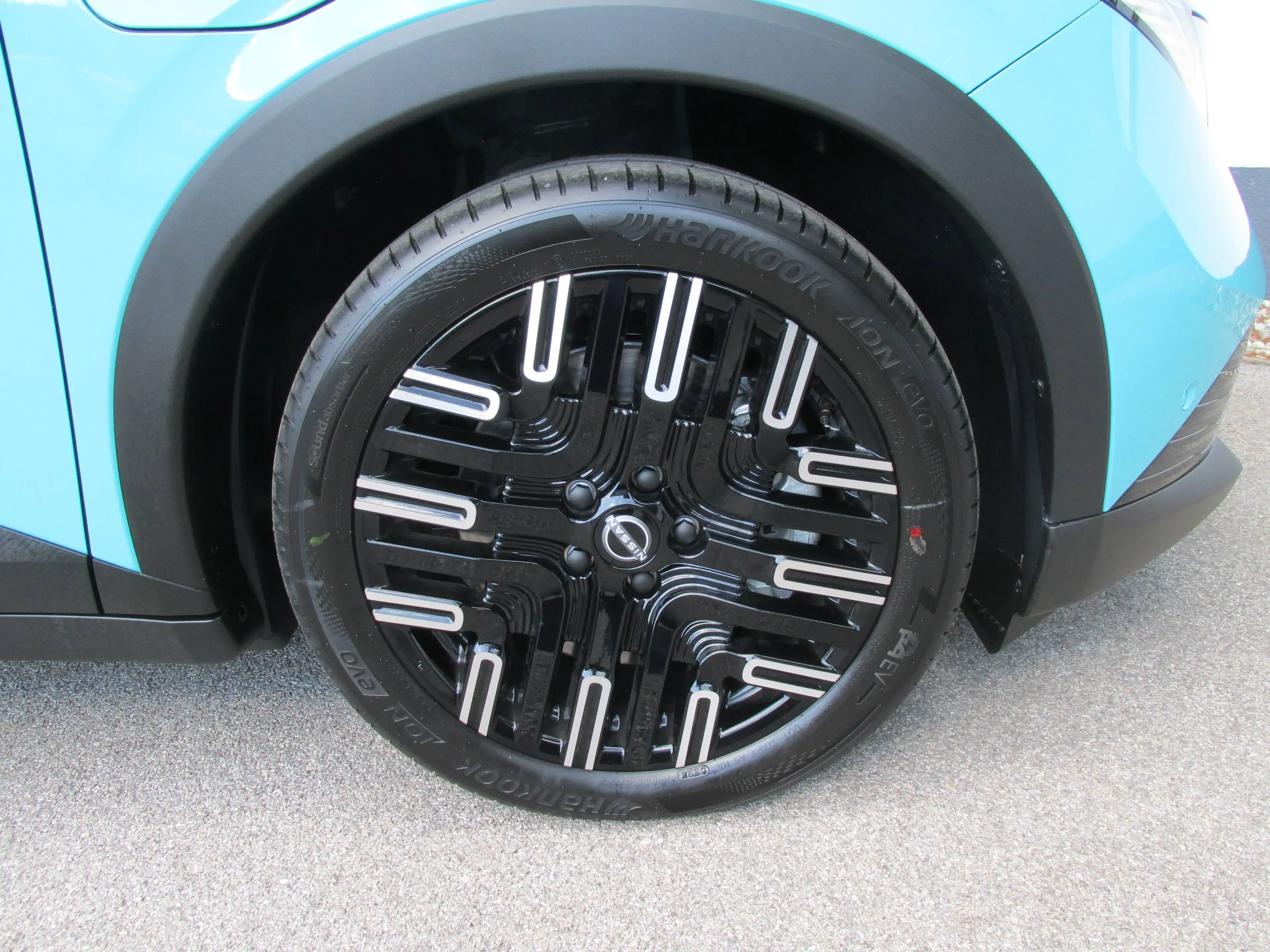 Nissan Leaf Evolve 2-tone 75kWh MY26 — photo 12