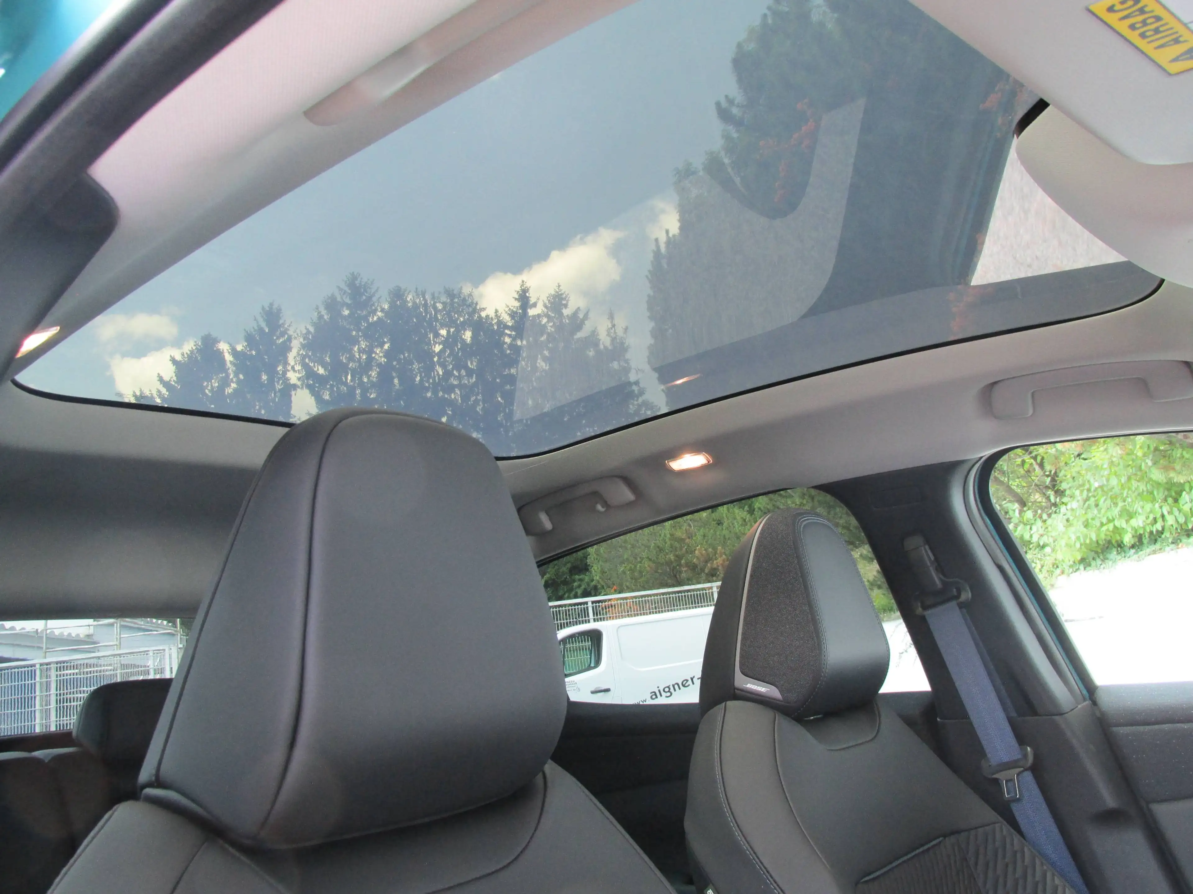 Nissan Leaf Evolve 2-tone 75kWh MY26 — photo 10
