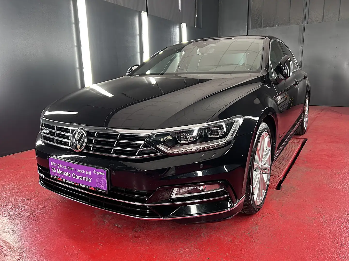 Volkswagen Passat Highline *R-Line *Limousine *Panorama *1.Besitz Schwarz - 2