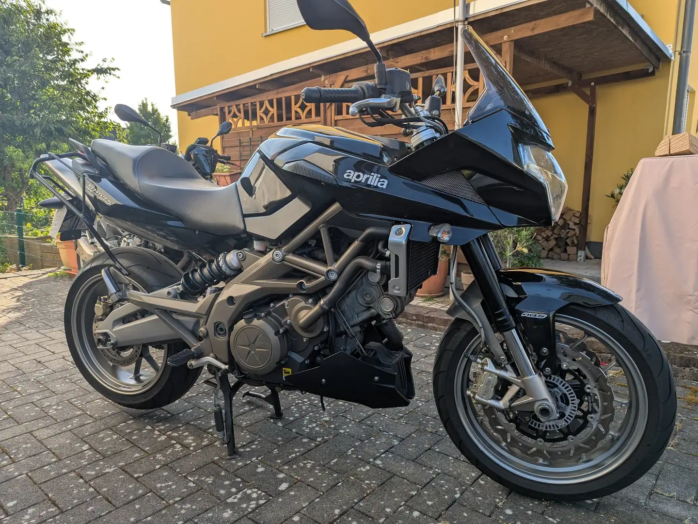 Aprilia Shiver 750 GT Schwarz - 1