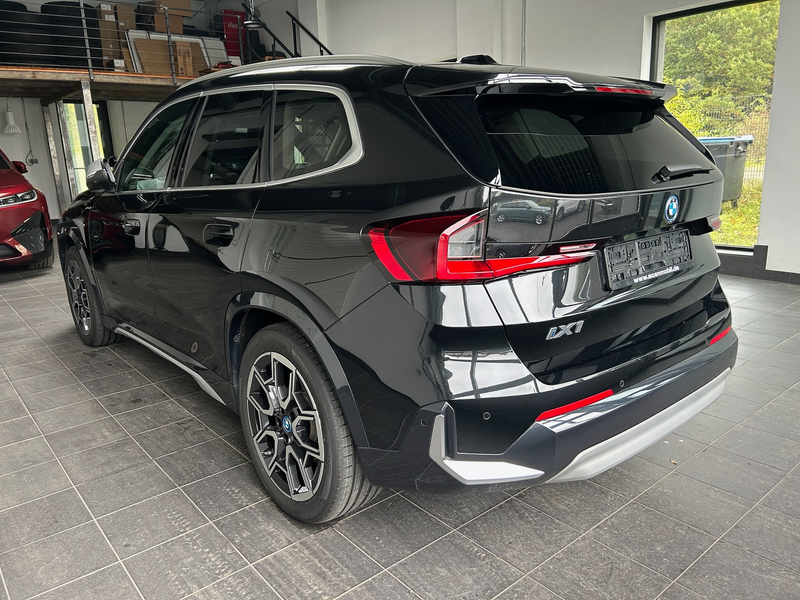 BMW iX1 30 xDrive xLine Leder Vernasca_Panoramadach_HarmanKard_Headup — photo 6