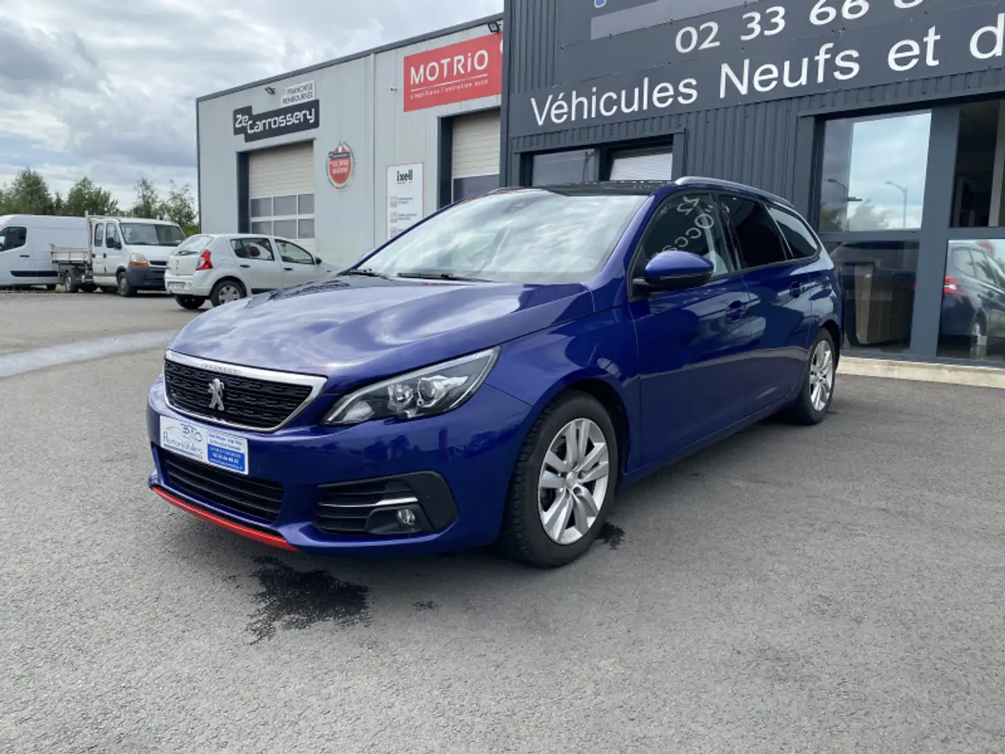 Peugeot 308 1.5 BLUEHDI 100CH E6.C S\u0026S ALLURE Bleu - 1