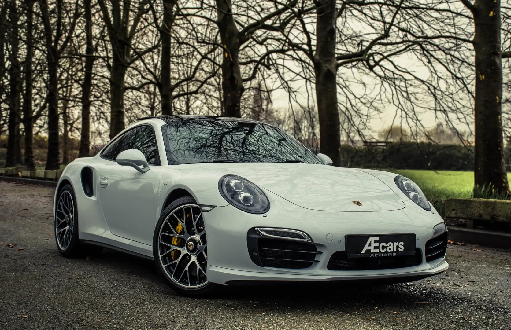 Porsche 911 991 TURBO S *** PDK / SPORT CHRONO / PCCB *** Blanc - 2