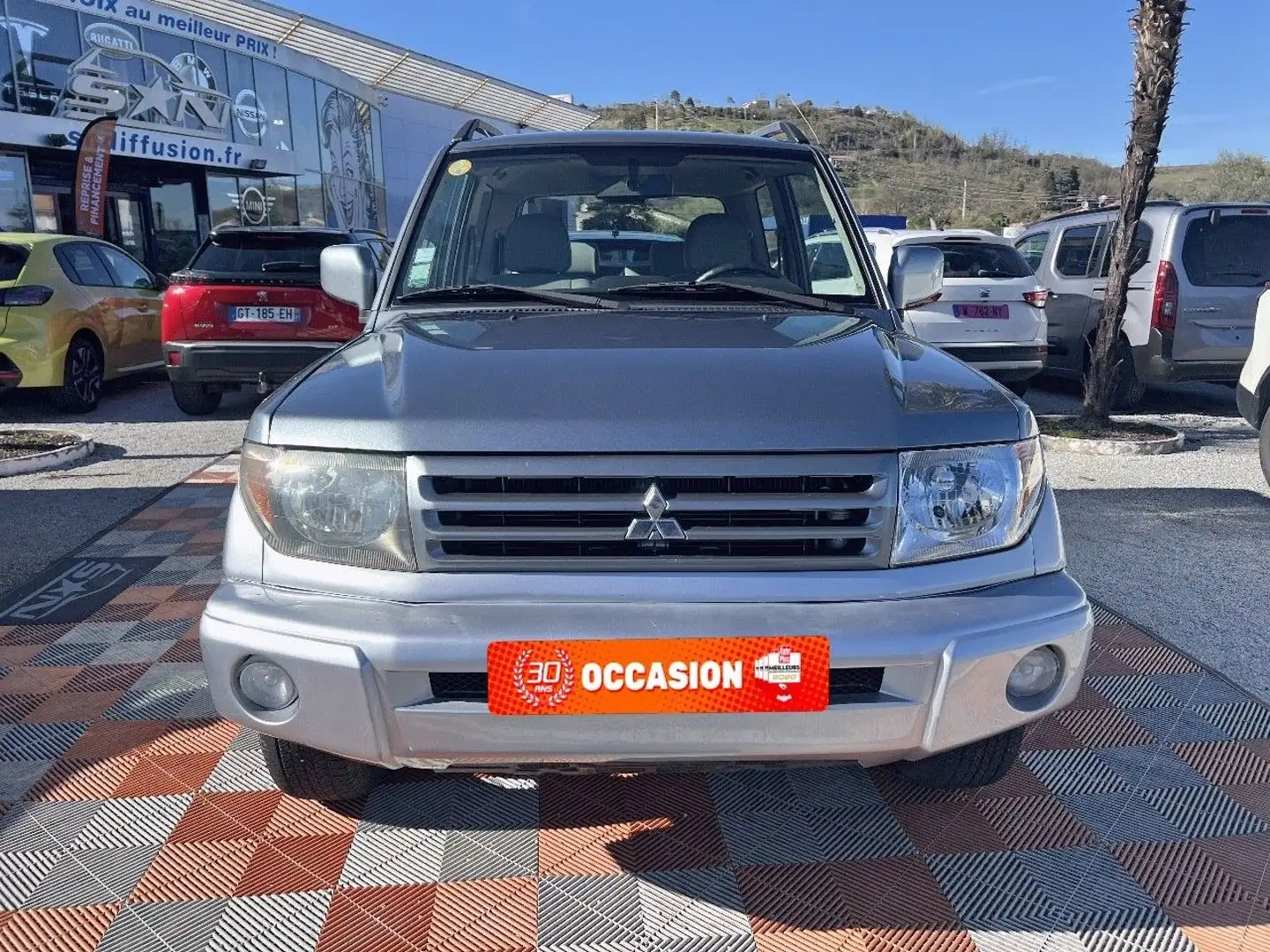 Mitsubishi Pajero COURT 1.8I 114 4WD PININ 3P Gris - 2