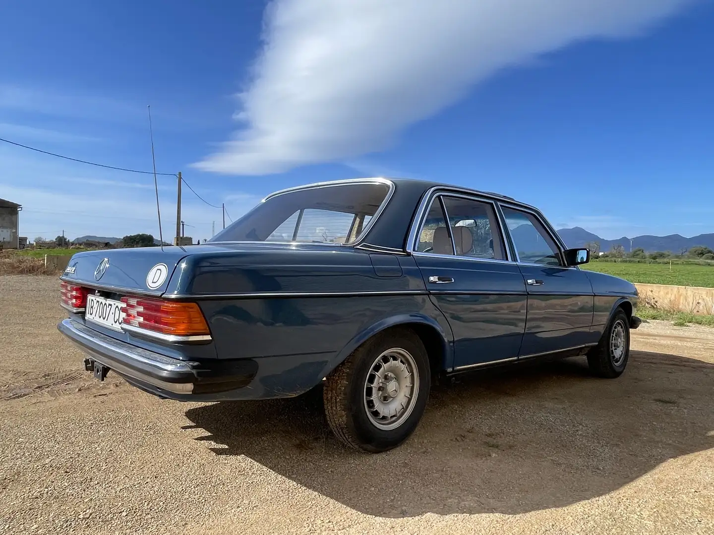 Mercedes-Benz Baureihe 123 Mercedes W123 300D - 1