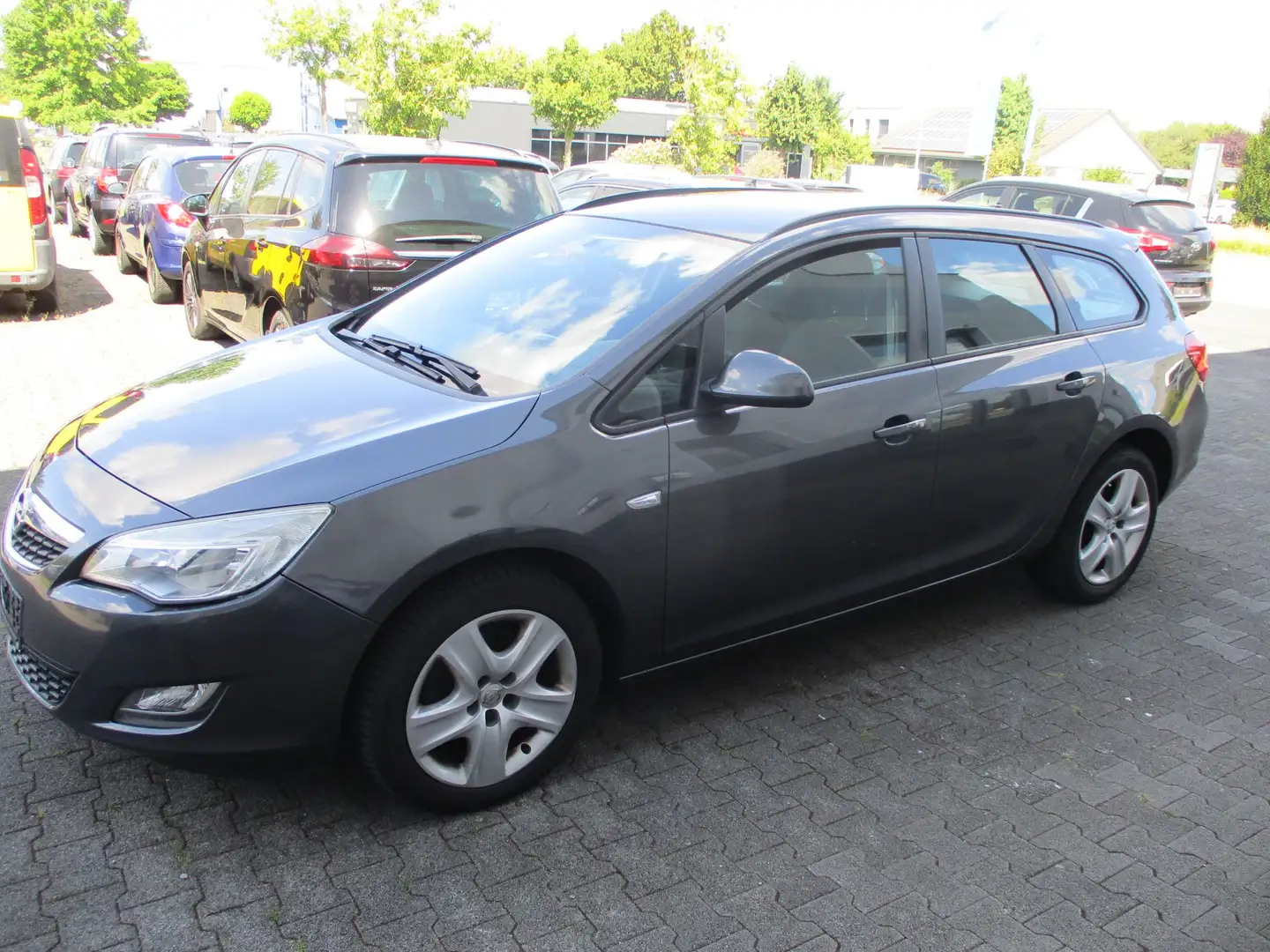 Opel Astra 2.0 CDTI DPF Sports Tourer Klima Alu Ahk Grau - 1