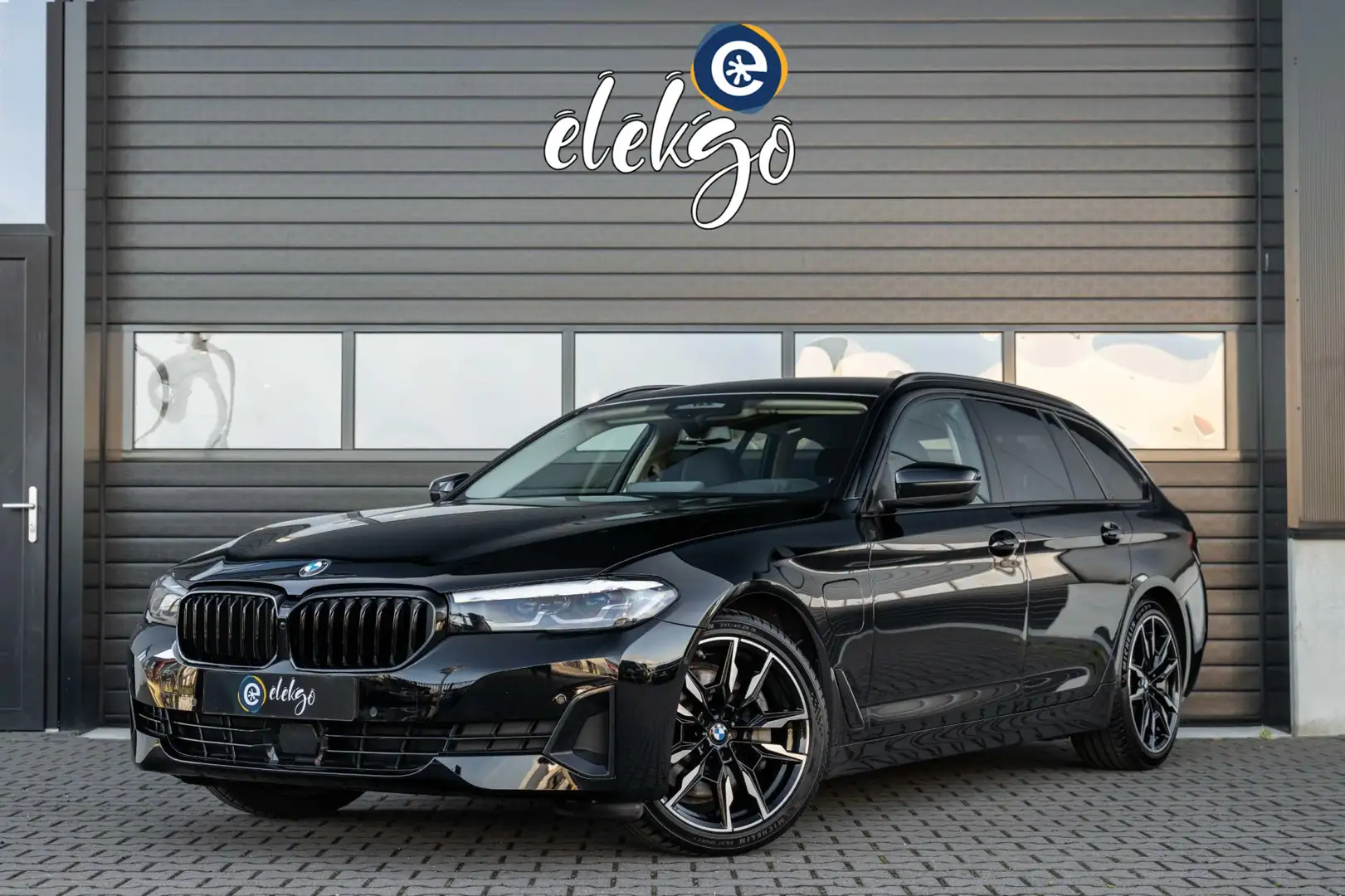 BMW 530 5-serie Touring 530e Business Edition Plus 292 PK| Zwart - 1