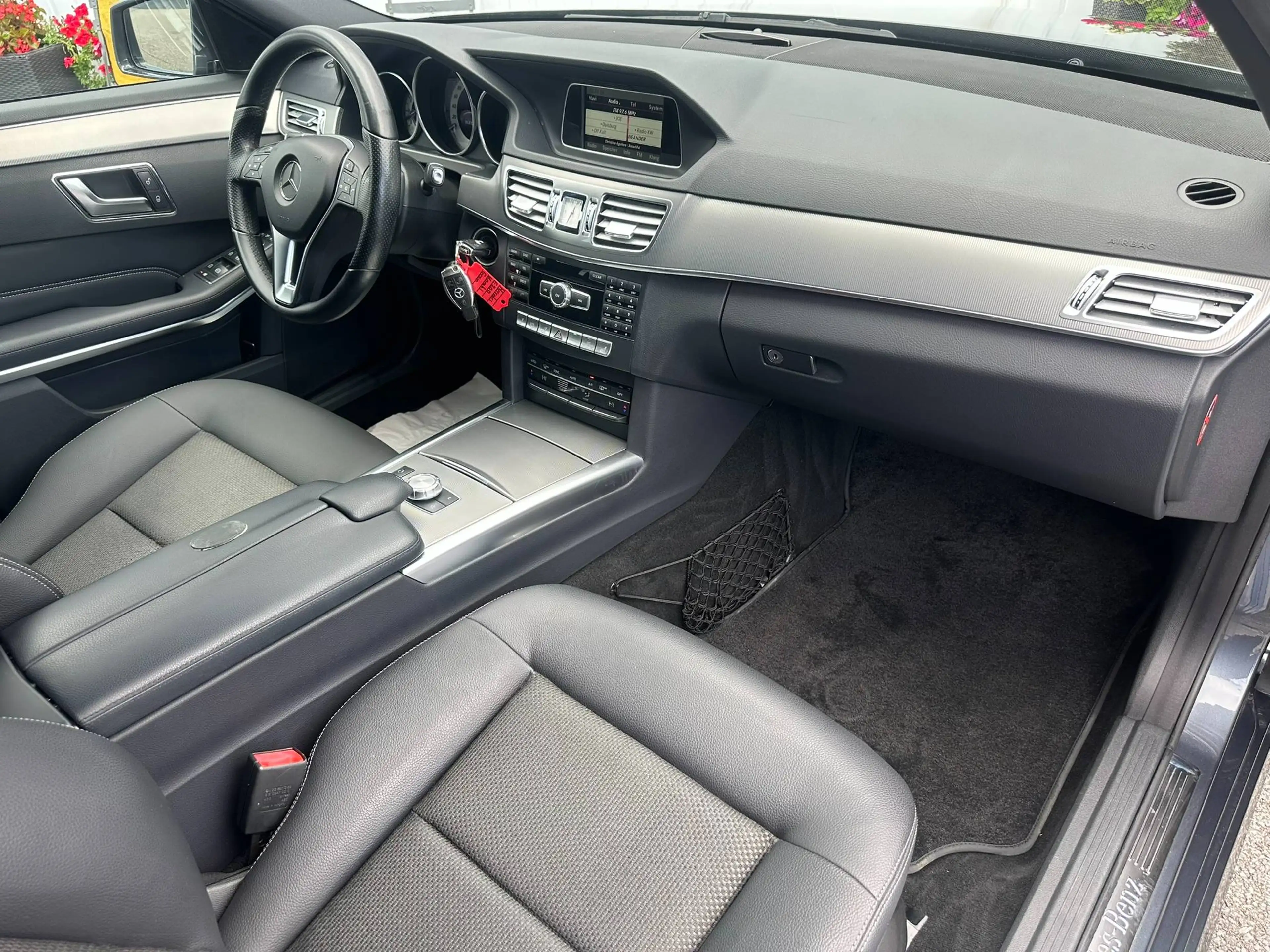 Mercedes-Benz E 200 E 200 CGI BlueEfficiency (212.234) — photo 10