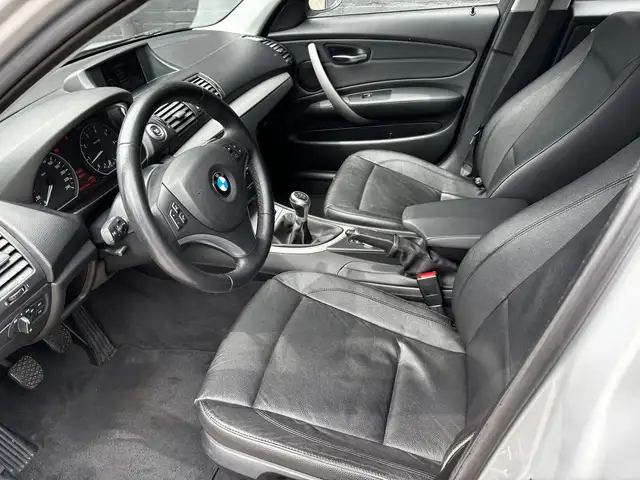 BMW 1 Series view 13