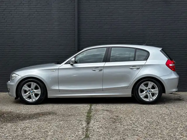 BMW 1 Series view 11