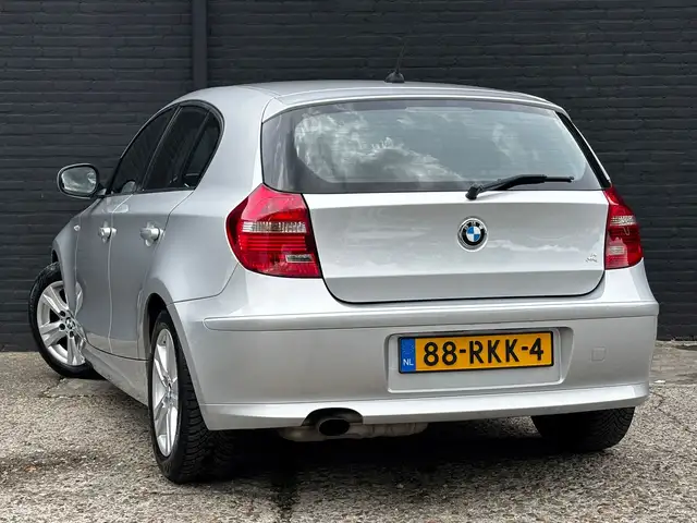 BMW 1 Series view 5