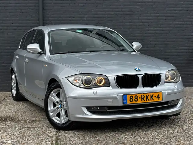 BMW 1 Series view 2