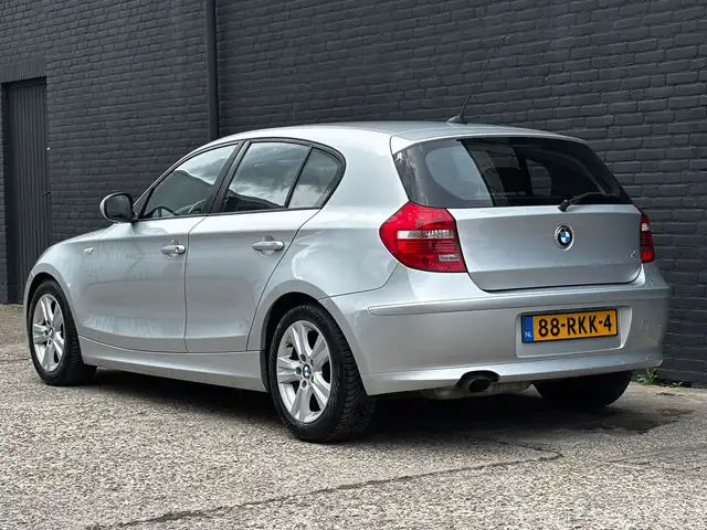 BMW 1 Series view 10