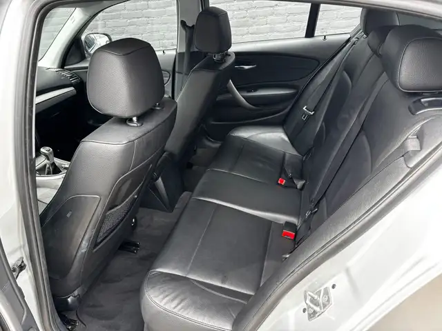 BMW 1 Series view 15