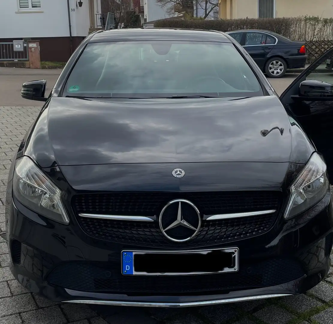 Mercedes-Benz A 180 A 180 BlueEfficiency (176.042) Schwarz - 1
