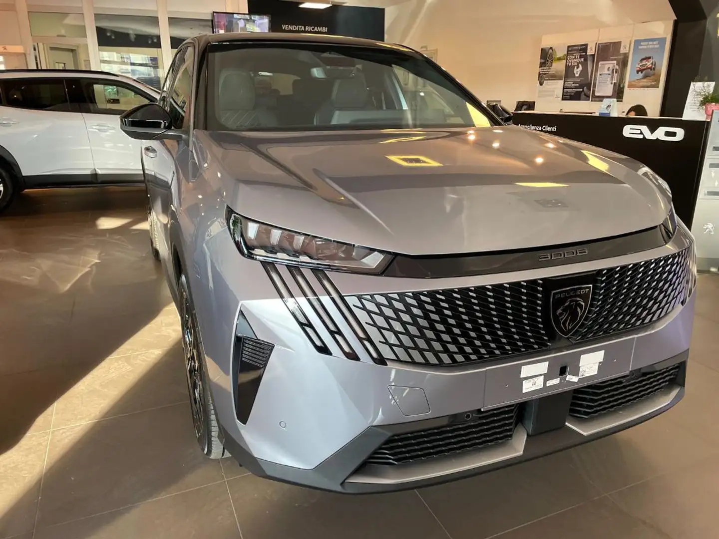 Peugeot 3008 Hybrid 136 e-DCS6 GT Grigio - 1