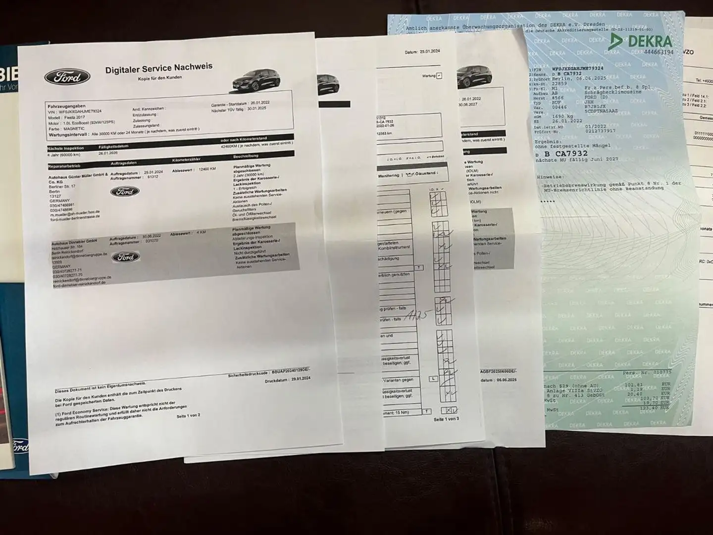 Ford Fiesta Titanium X+NAVI+KAMERA+TEMPOMAT+25800 KM Grau - 2