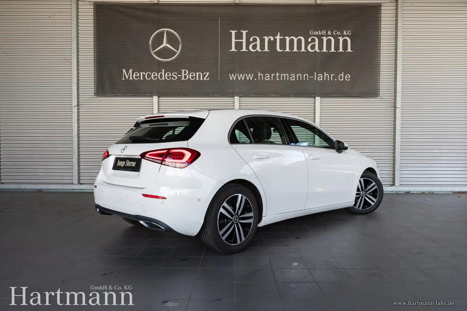 Mercedes-Benz A 180 A 180 Progressive LED MBUX SHZ Augmented Reality Blanc - 2