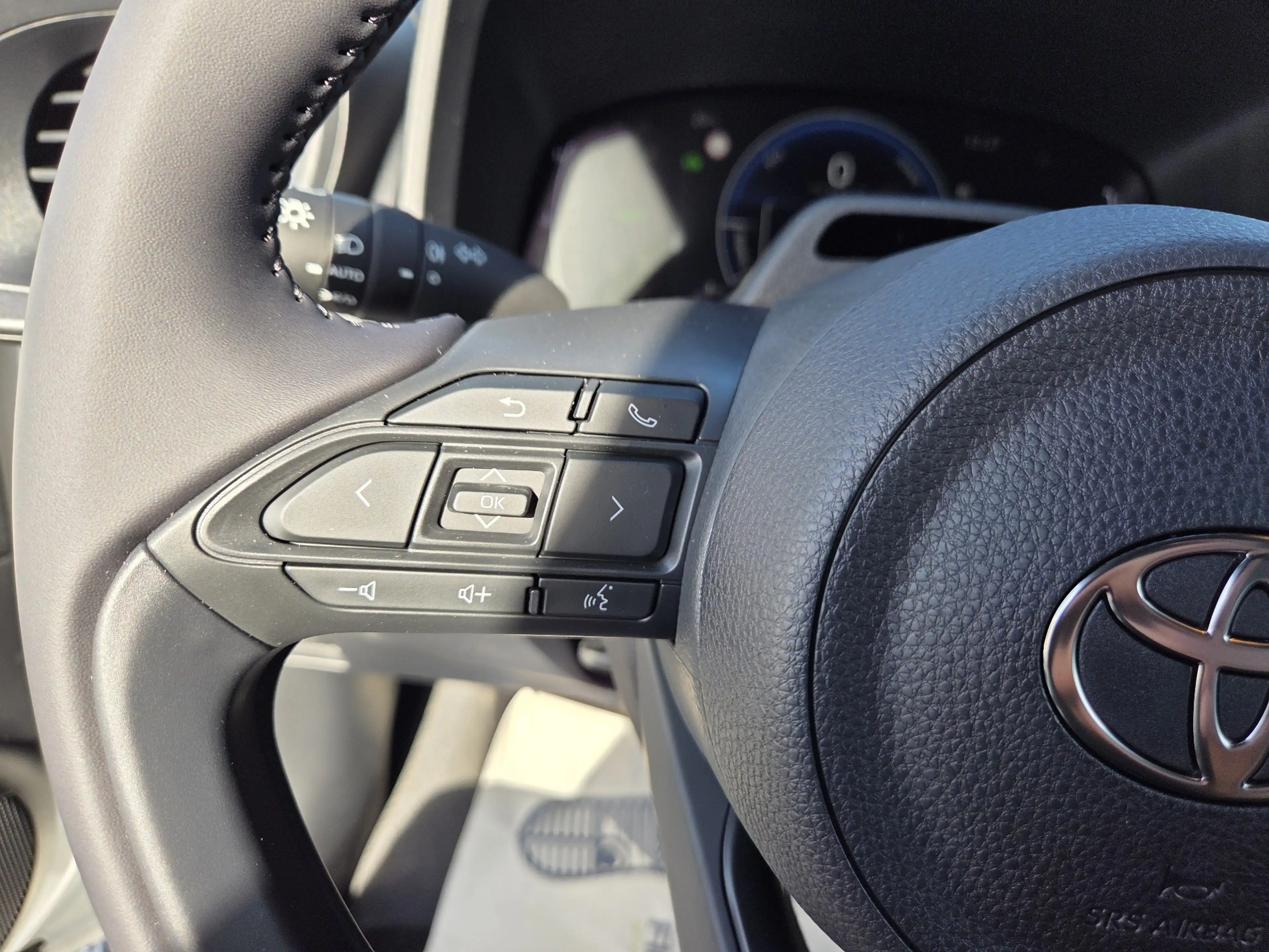 Toyota Aygo X X Hybrid 1.5i VVT-i (85 kW)☆CARPLAY☆CAM☆ADAPCRUISE — photo 12