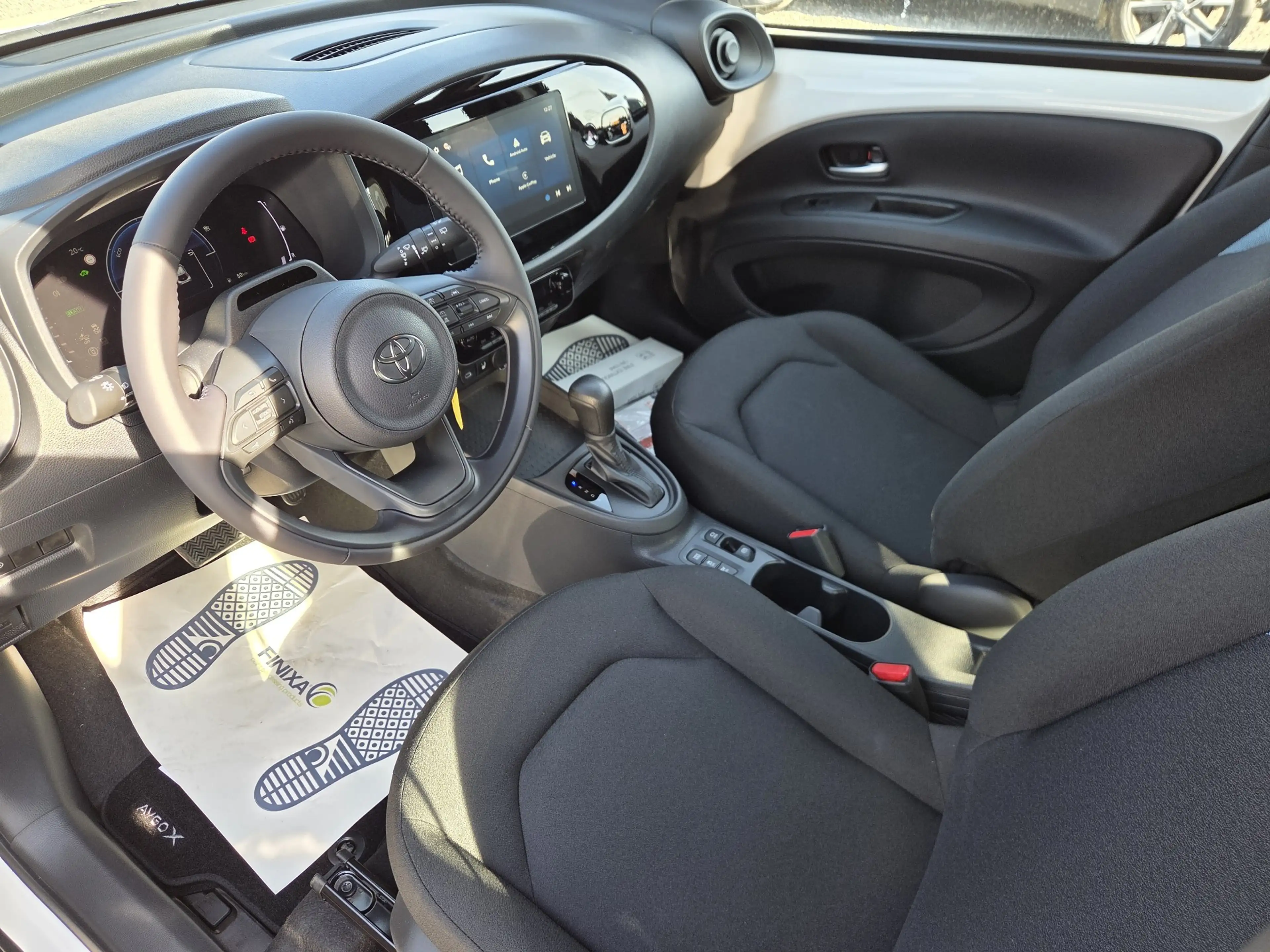 Toyota Aygo X X Hybrid 1.5i VVT-i (85 kW)☆CARPLAY☆CAM☆ADAPCRUISE — photo 8