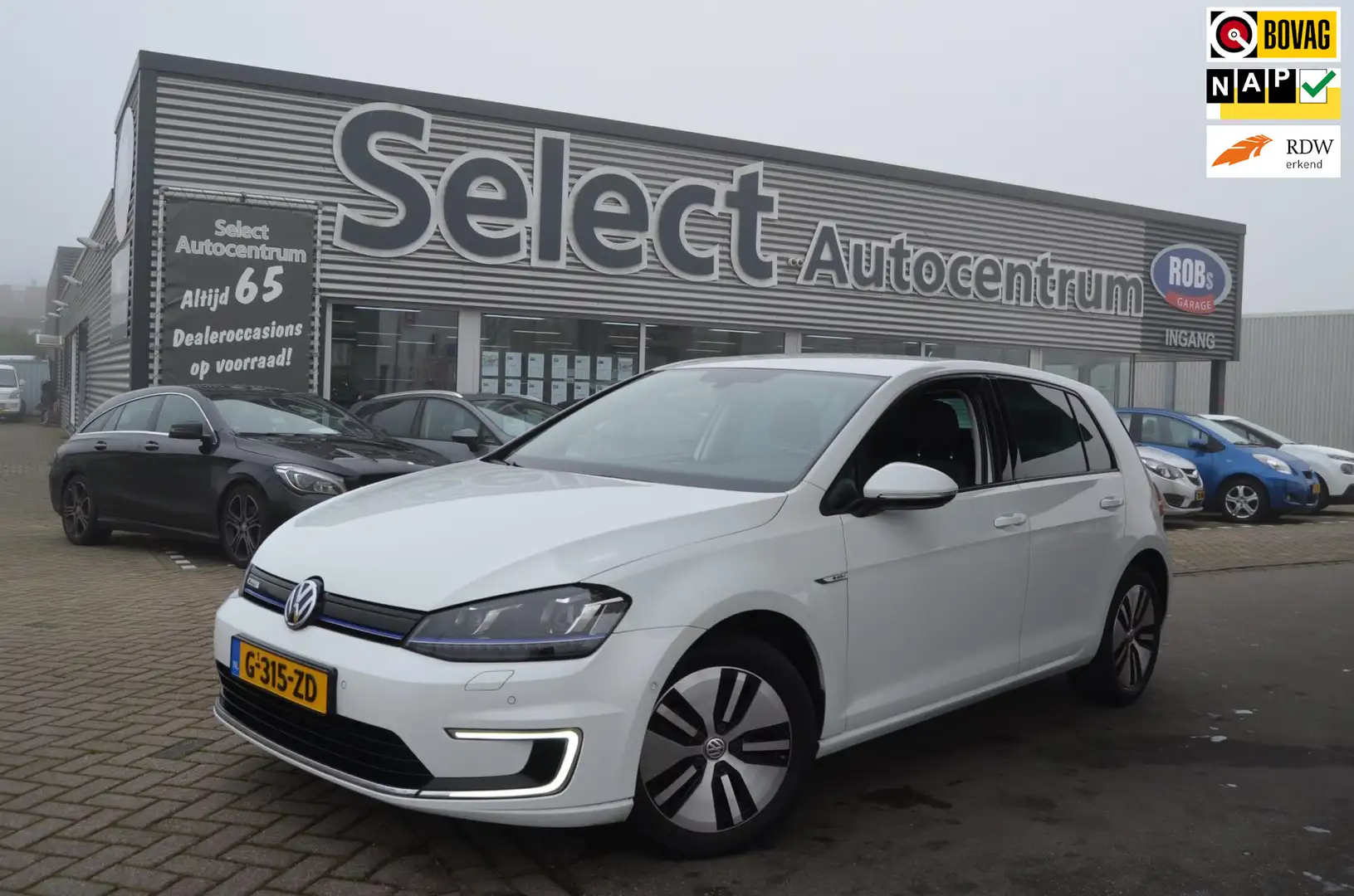 Volkswagen e-Golf E-Golf AUTOMAAT|LED|NAVI|PARKEERHULP|STOELVERW.|DE Bílá - 1