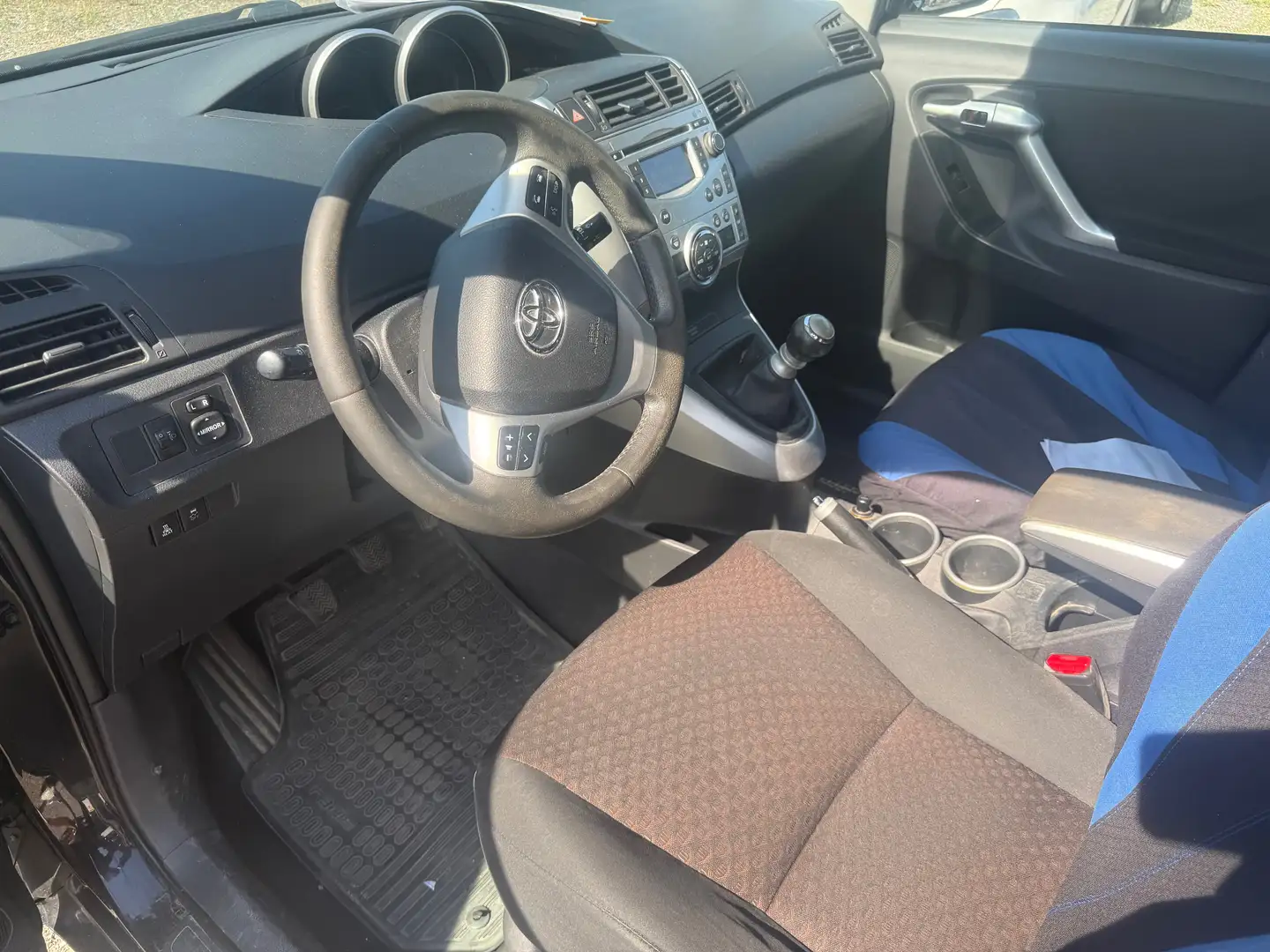 Toyota Verso Verso 2,0 D-4D 125 Young Euro 5 - 2