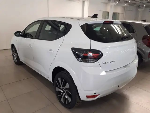 Dacia Sandero view 4