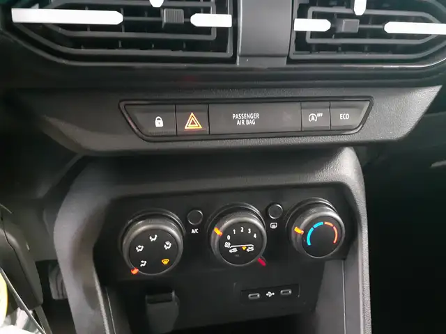 Dacia Sandero view 15