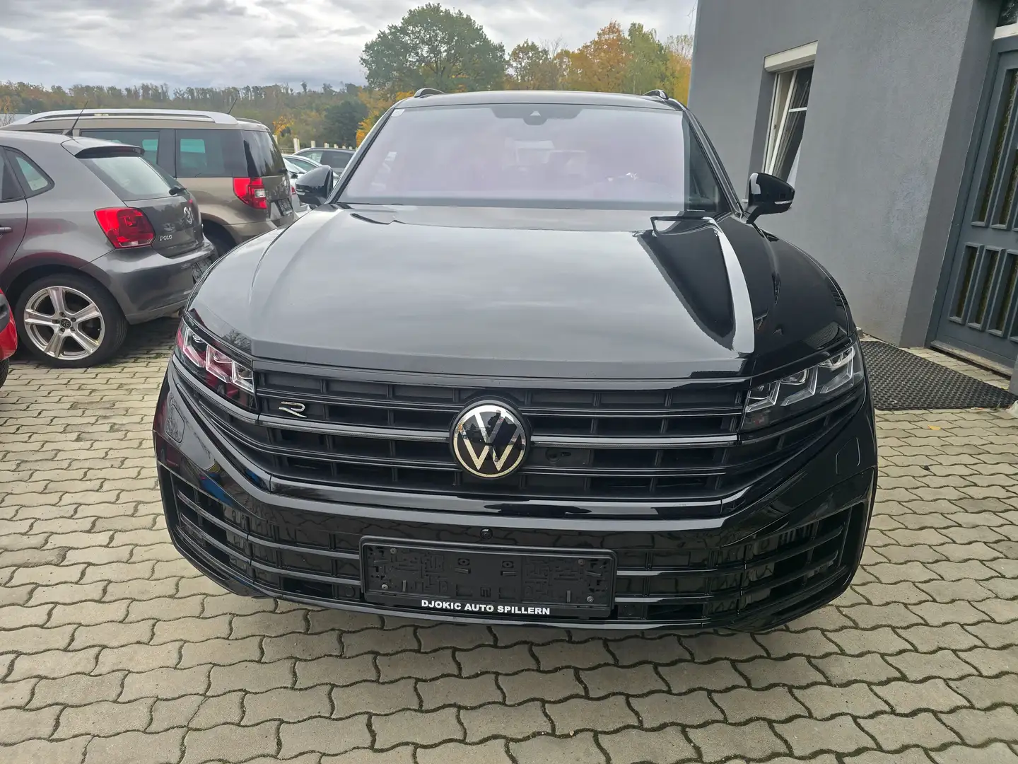 Volkswagen Touareg Schwarz - 1
