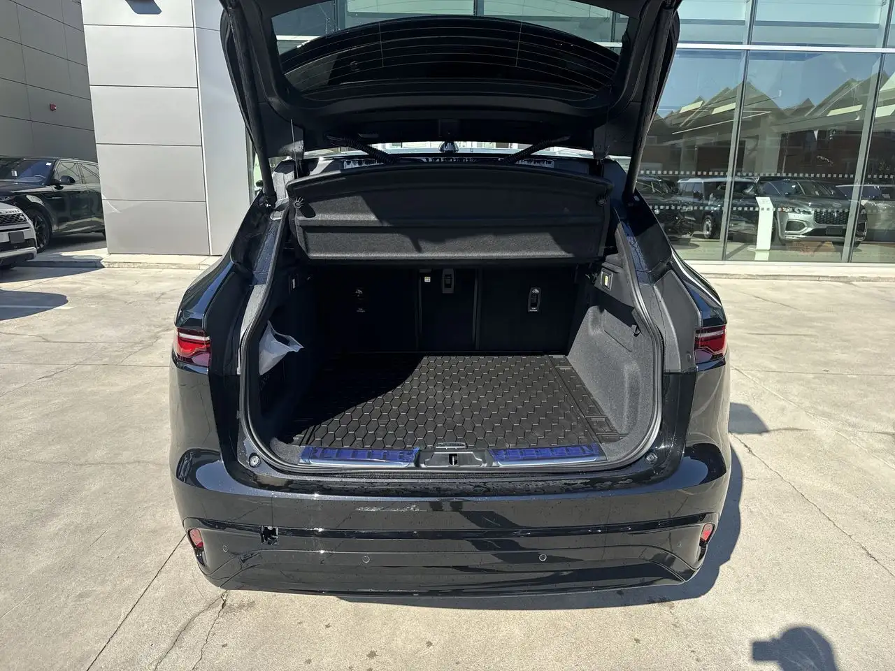 Jaguar F-Pace снимка Jaguar F-Pace