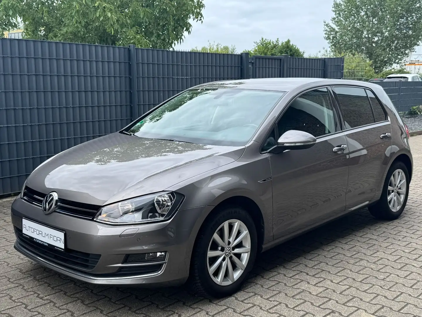 Volkswagen Golf VII Lim. KAMERA|KLIMA|PDC|BLUETOOTH Gris - 1
