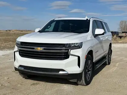 White 2024 Chevrolet Suburban LT 4WD SUV / Crossover Four-Wheel Drive Automatic