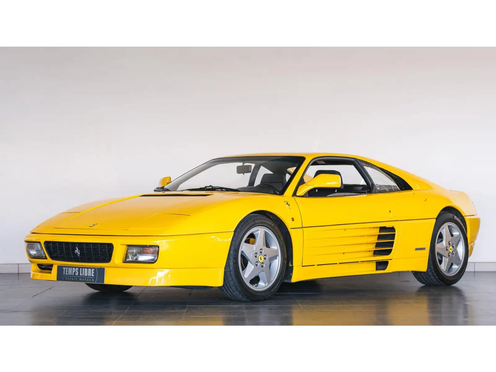 Ferrari GTB 3.4i  COUPE .