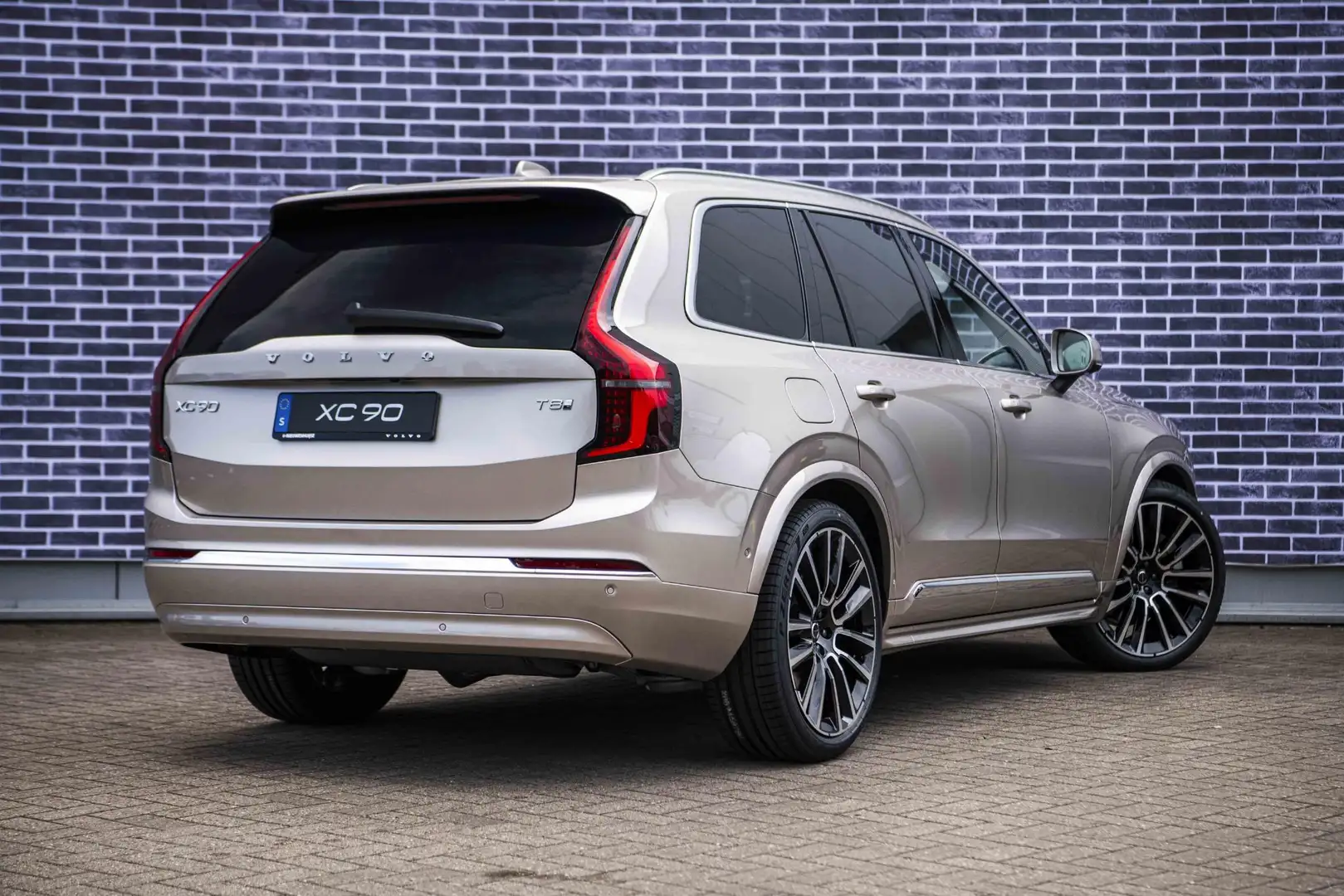 Volvo XC90 2.0 T8 Plug-in hybrid AWD Ultra Bright | Nieuw Mod Beige - 2