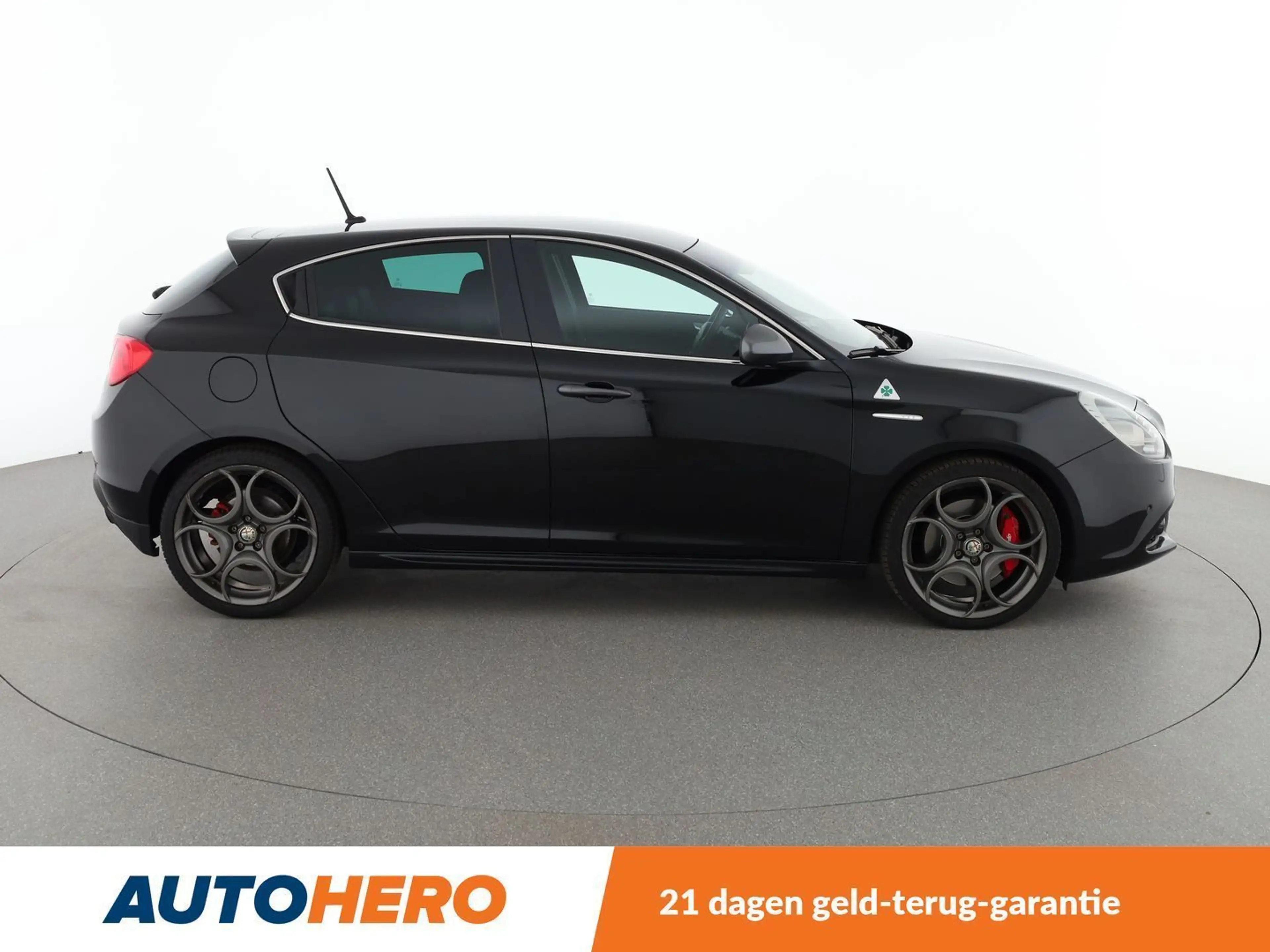 Alfa Romeo Giulietta 1.8 Turbo Quadrifoglio Verde — photo 7