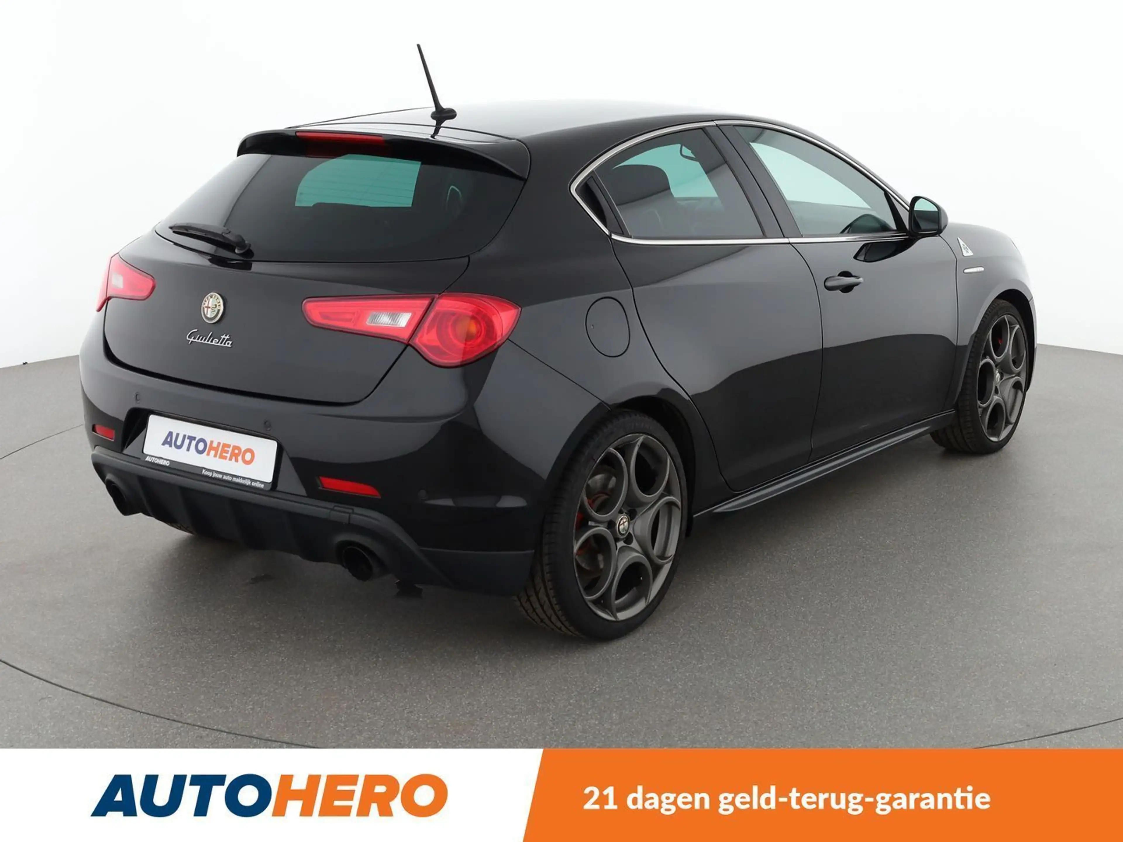 Alfa Romeo Giulietta 1.8 Turbo Quadrifoglio Verde — photo 6