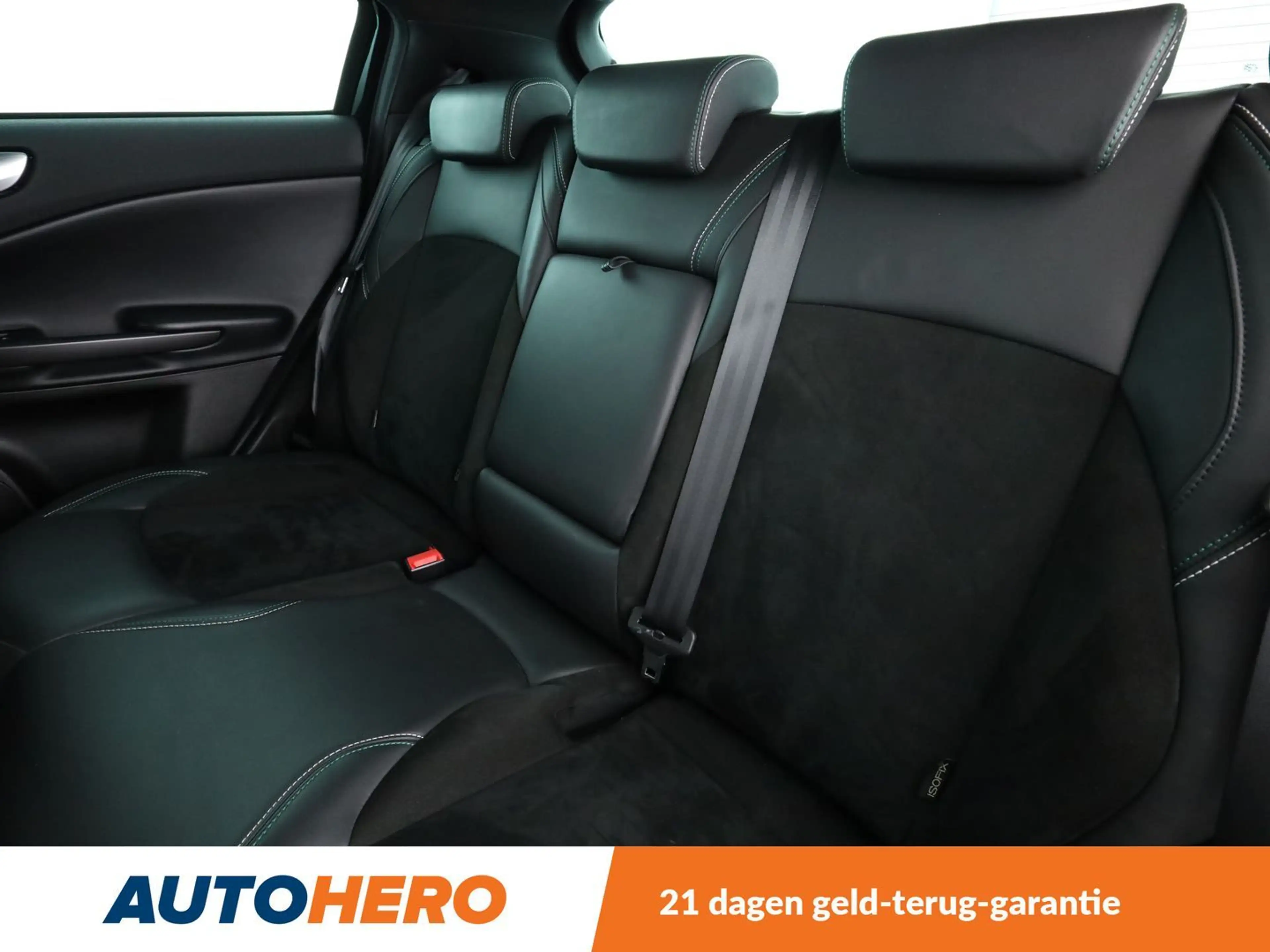 Alfa Romeo Giulietta 1.8 Turbo Quadrifoglio Verde — photo 14