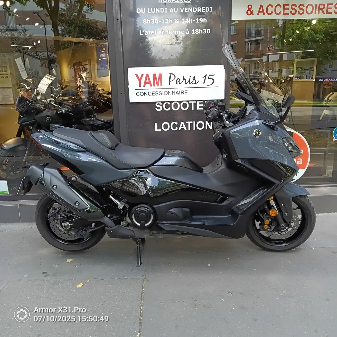 Yamaha TMAX 560 Gris - 1