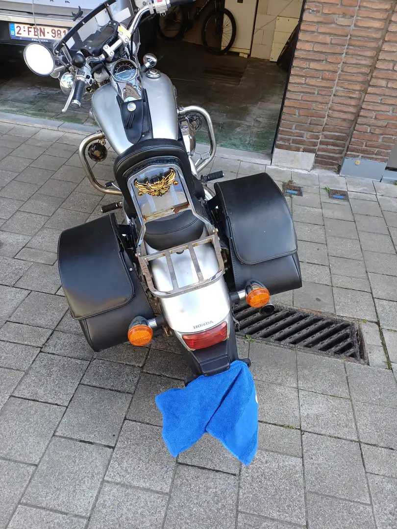 Honda Shadow Spirit Silver - 1