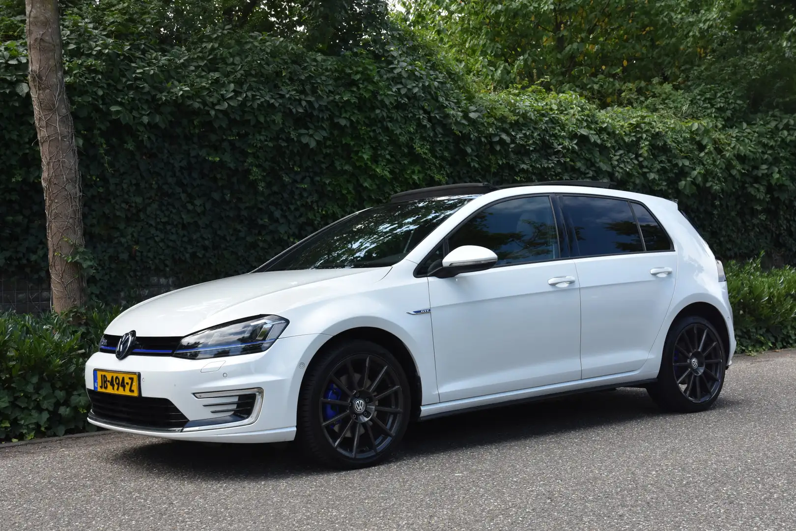 Volkswagen Golf GTE 1.4 TSI | PANO | LEDER | GTI UITLAAT Wit - 2