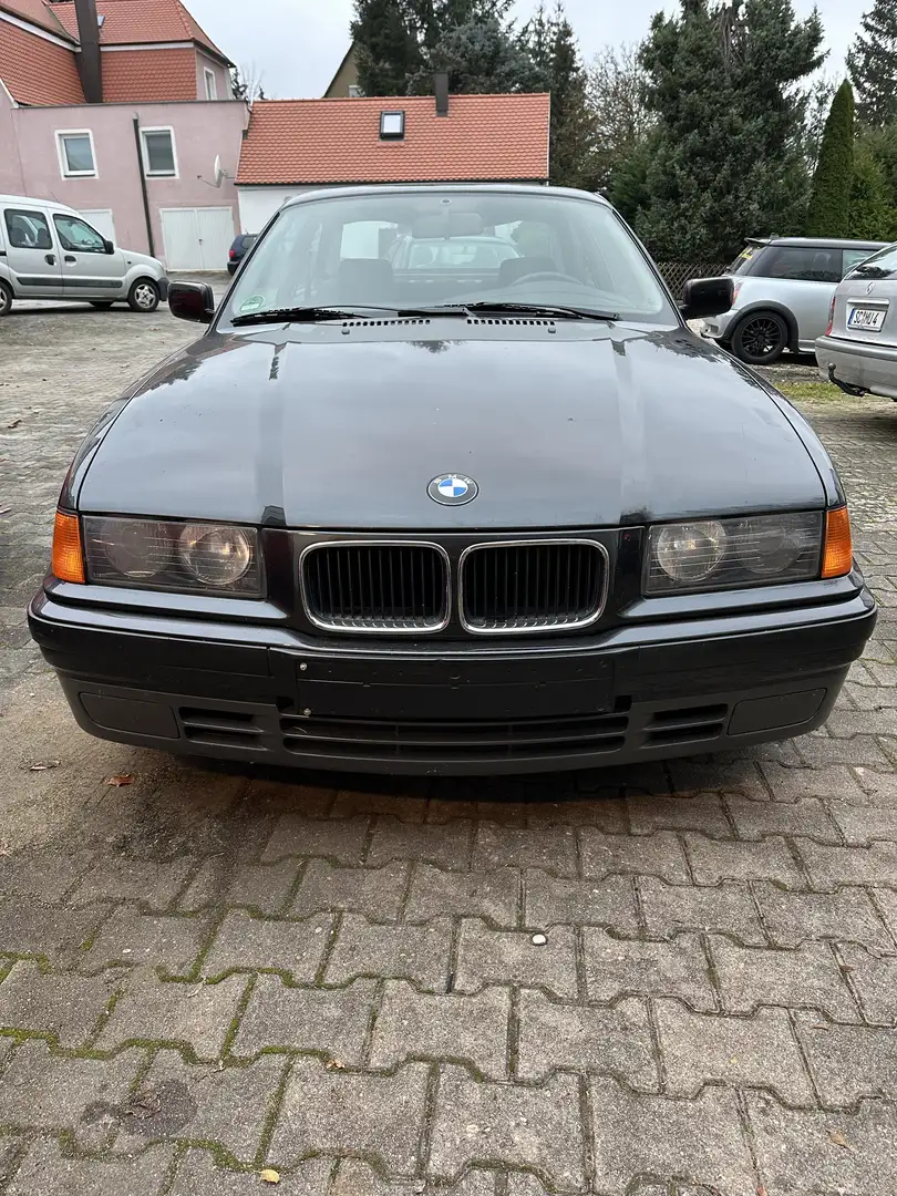 BMW 318 318is - 1