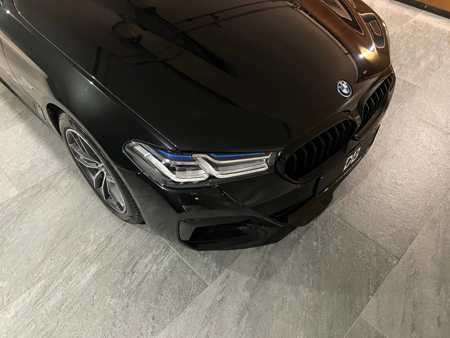 BMW 530 530e xDrive M Sport - Facelift - Laser - Head Up - Keyless - ACC Schwarz - 2
