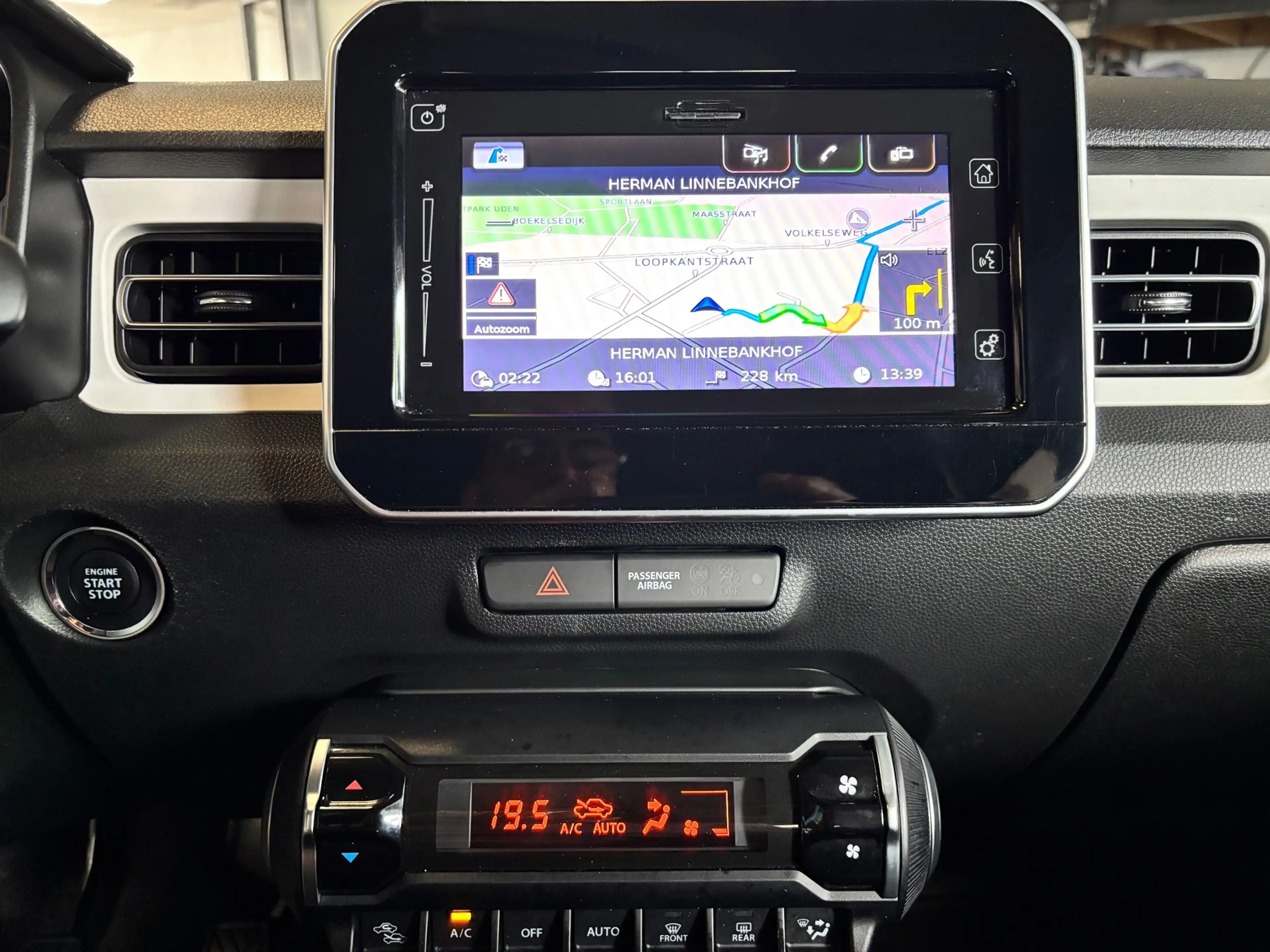 Suzuki Ignis 1.2 Smart Hybrid Style camera/carplay — photo 14