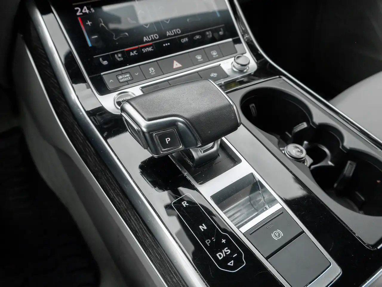 Audi Q7 снимка Audi Q7