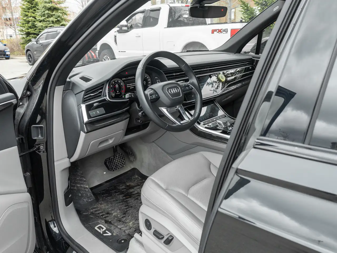 Audi Q7 снимка Audi Q7
