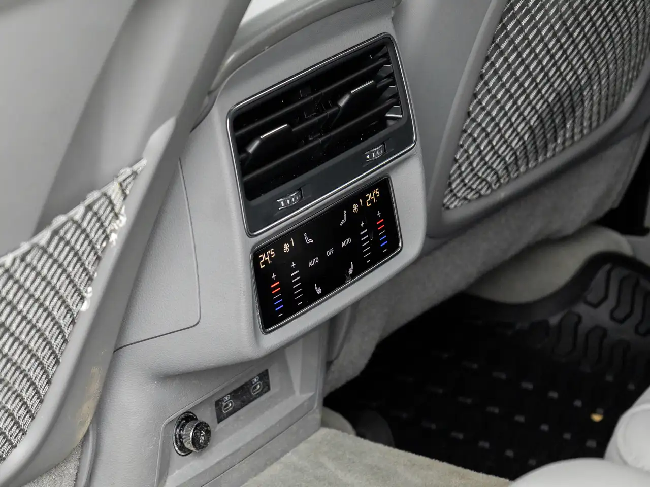 Audi Q7 снимка Audi Q7