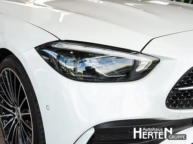 Mercedes-Benz C Class view 13