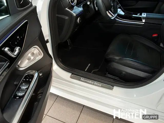 Mercedes-Benz C Class view 12