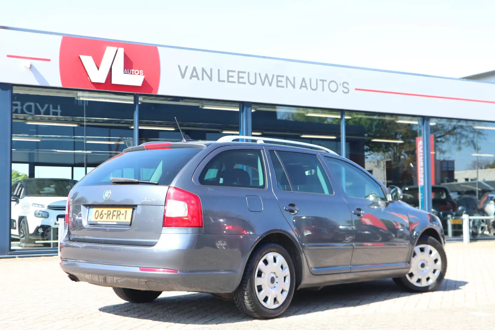 Skoda Octavia Combi 1.8 TSI Elegance Business Line | Cruise | Se Grijs - 2